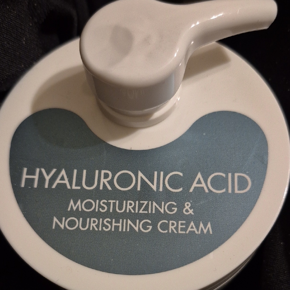 Hyaluronic Acid Moisturizing & Nourishing Cream - White and Blue
